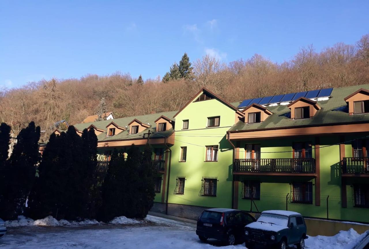 Horsky Hotel Eva Svaty Jur Exterior photo
